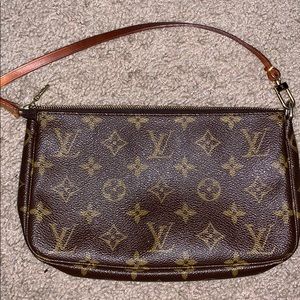 Louis Vuitton Pochette